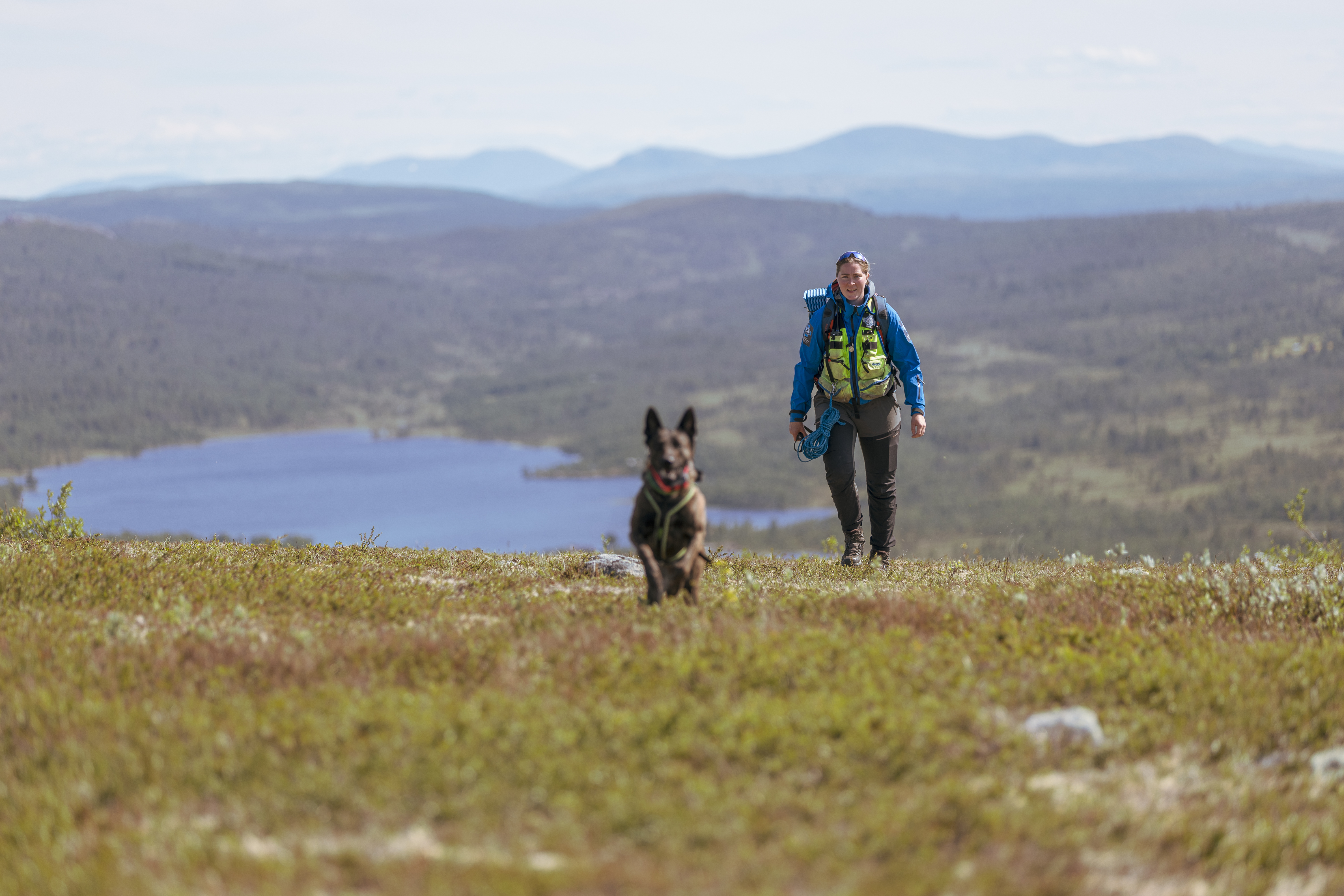 Justisministeren kaller frivilligheten for bærebjelken i redningstjenesten, samtidig nedprioriteres beredskapen i statsbudsjettet.   